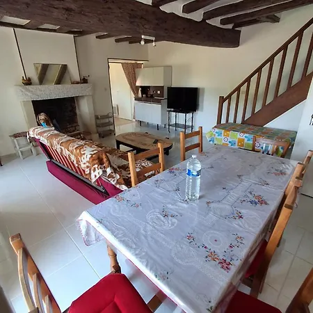Casa de Férias Maison Conviviale Avec Jardin à Raslay, 80 M² *