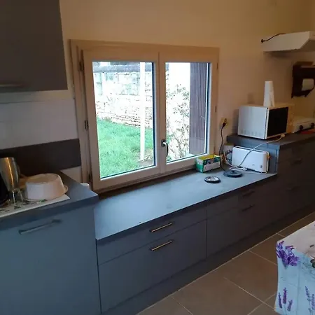 Сasa de vacaciones Maison Conviviale Avec Jardin A Raslay, 80 M²