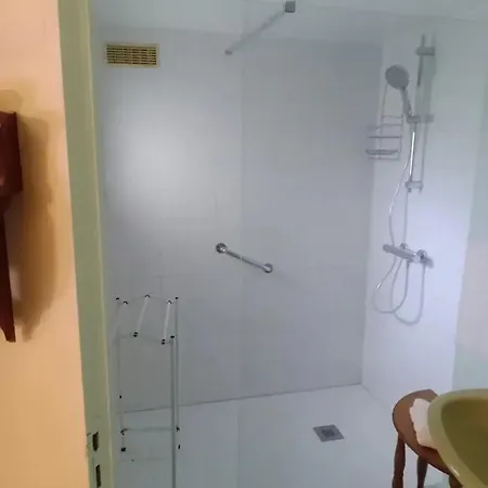 בית נופש Maison Conviviale Avec Jardin A Raslay, 80 M²