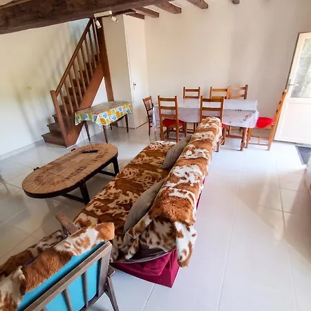 Maison Conviviale Avec Jardin à Raslay, 80 M² *