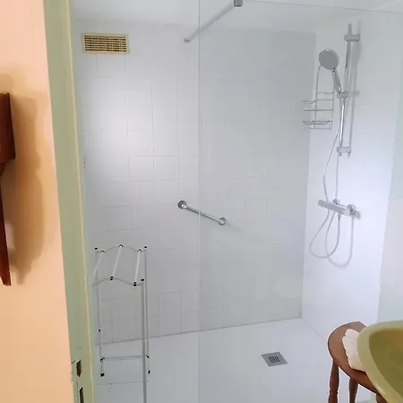Maison Conviviale Avec Jardin à Raslay, 80 M² Raslay